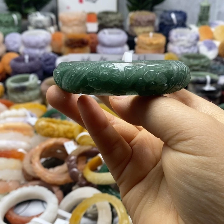 石英岩玉未镶嵌手镯