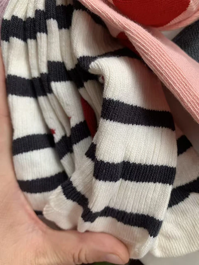 外贸原单品质 长筒袜防滑中筒女条纹中筒袜秋季印花心形防汗