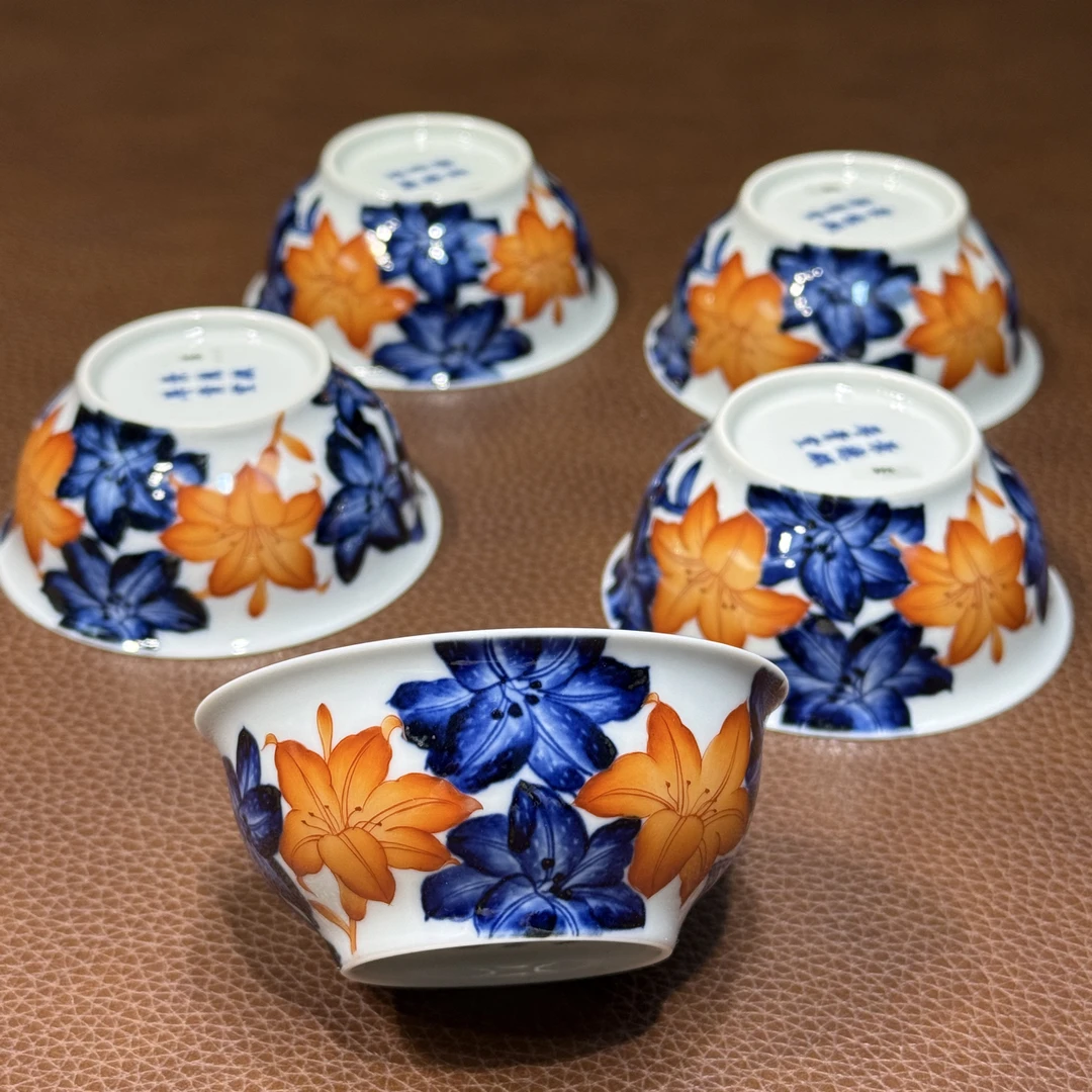 仿明矾红青花百合主人杯 使用容量约80cc 手工有差异