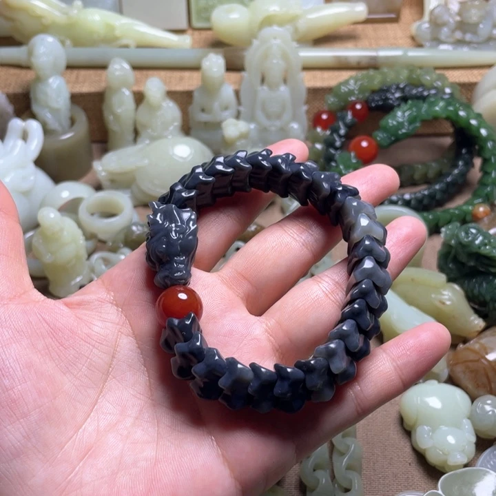 和田玉未镶嵌颈饰正**国