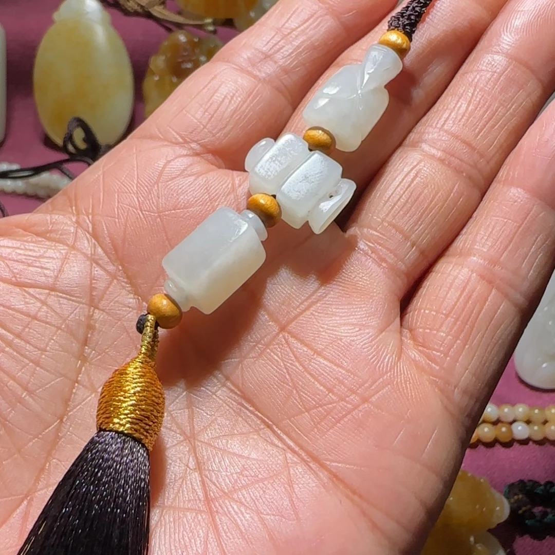 和田玉颈饰未镶嵌