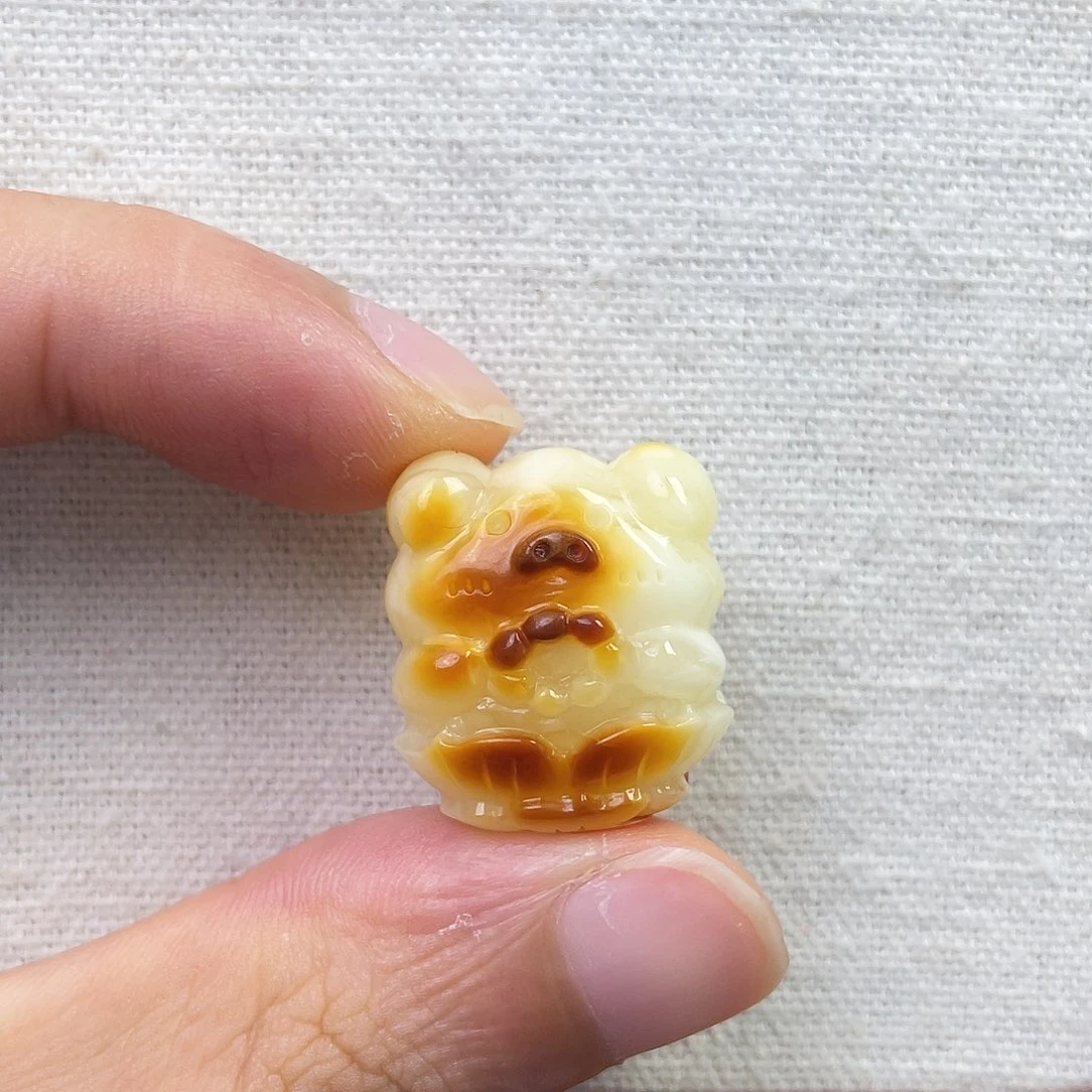 琥珀未镶嵌裸石盘串小猪