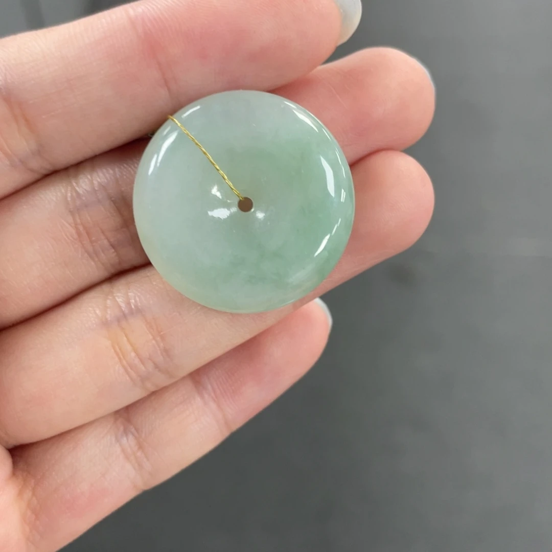 翡翠未镶嵌颈饰平安扣