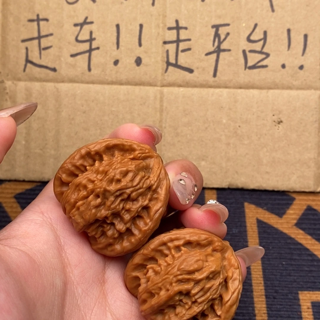 e***家吊坠文玩核桃白狮子正奔