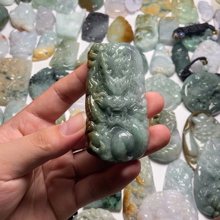 翡翠未镶嵌颈饰龙牌72