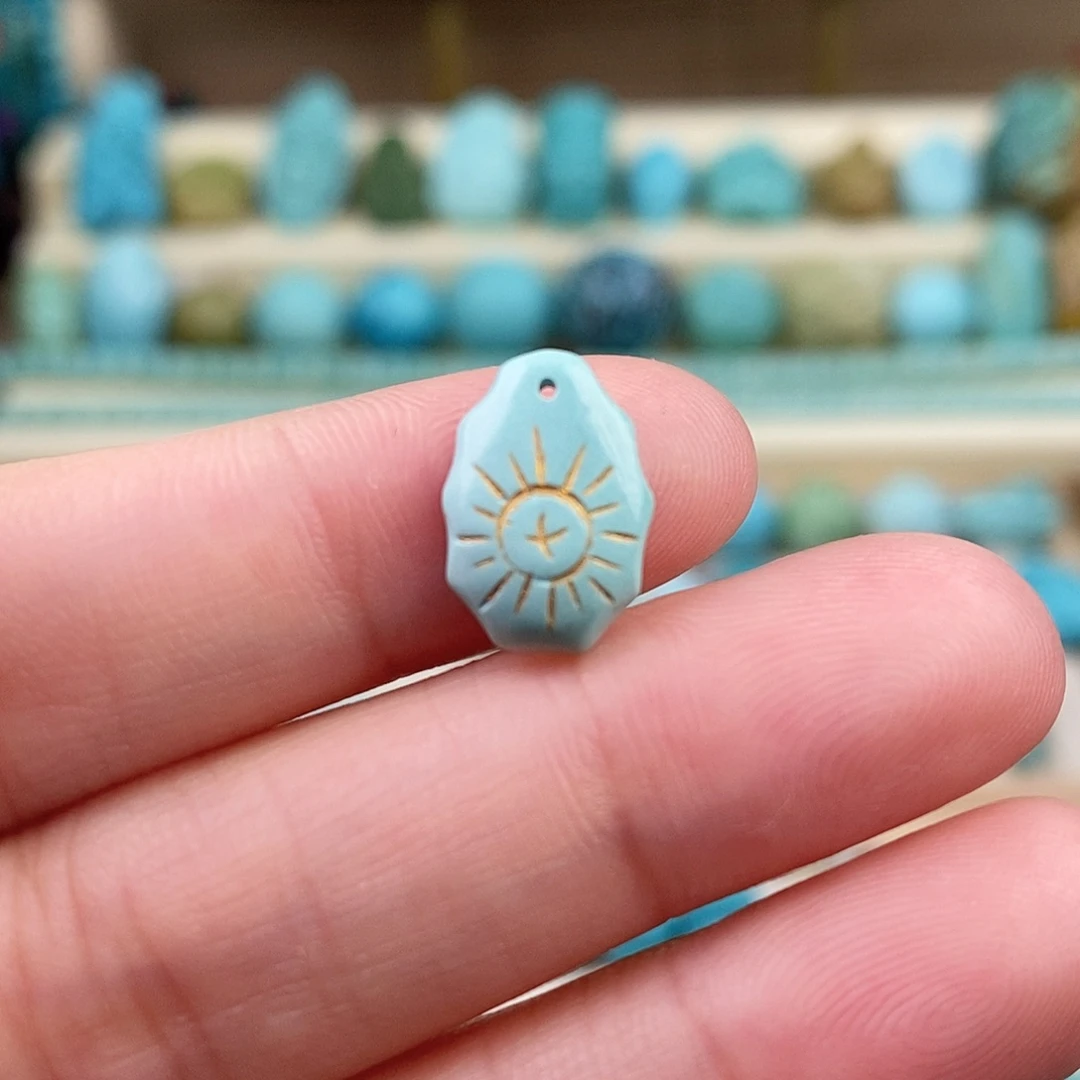 未镶嵌绿松石珠宝奇石