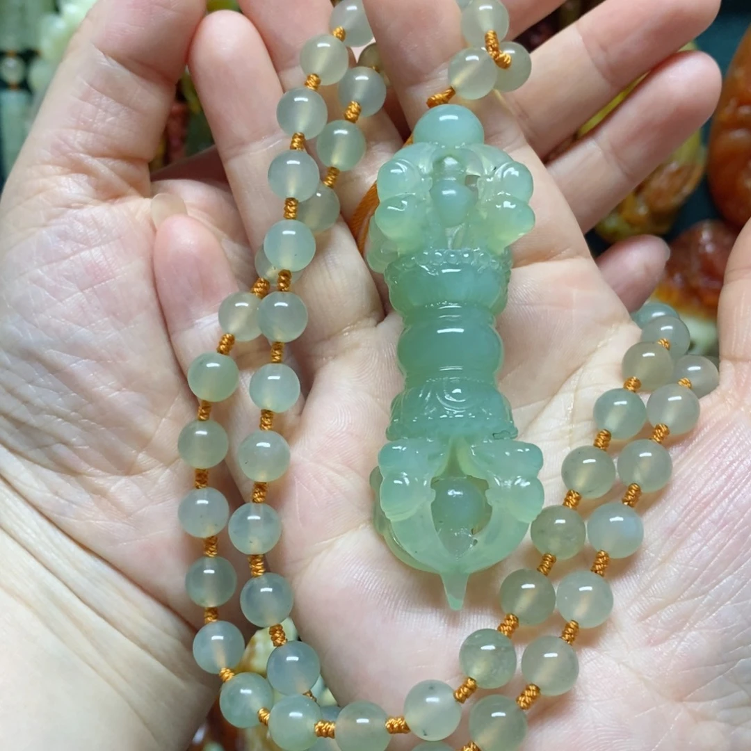 岫玉未镶嵌吊坠(赠链)এ****?