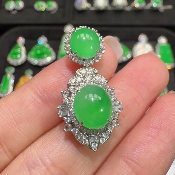 翡翠18K金镶嵌颈饰收到货48小时鉴赏期