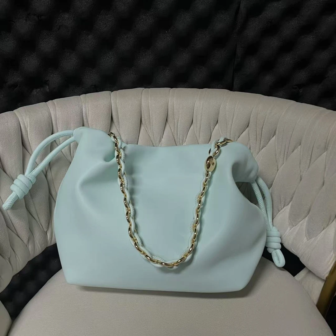 LQ-WITH-QUEEN真皮女包抽绳云朵薄荷绿-1