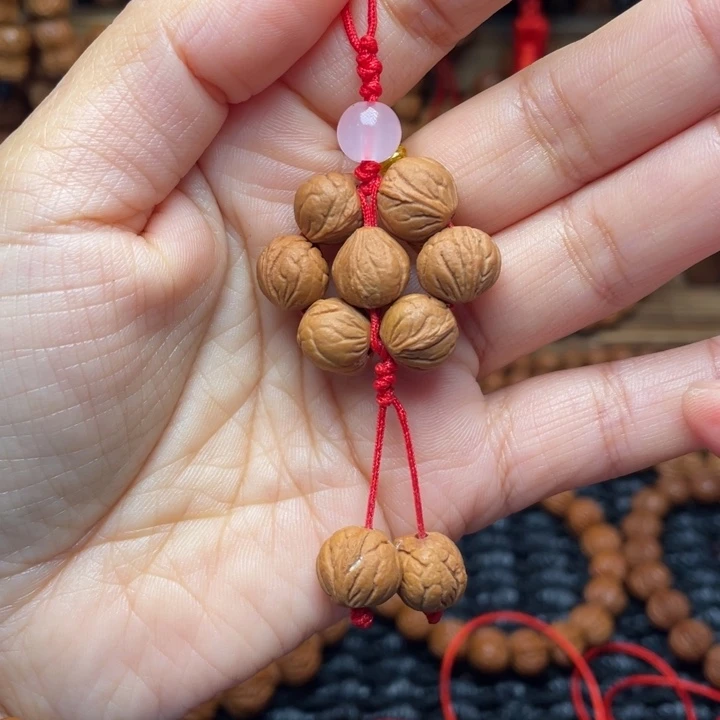 木质类龙纹桃枭挂件