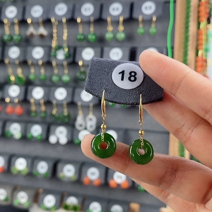 和田玉耳饰18K金镶嵌