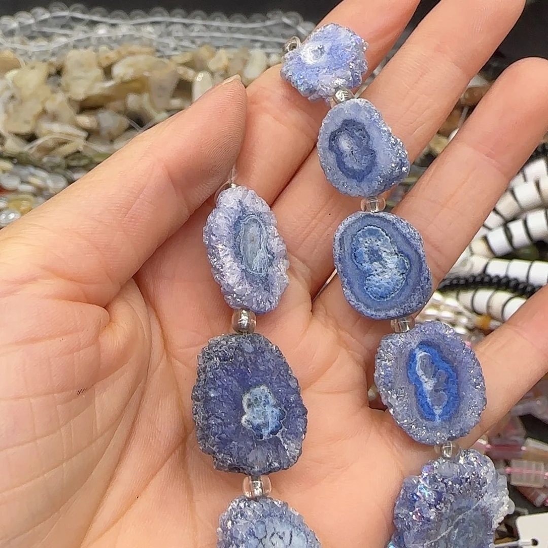 玛瑙/玉髓合金珠宝半成品晶洞半条