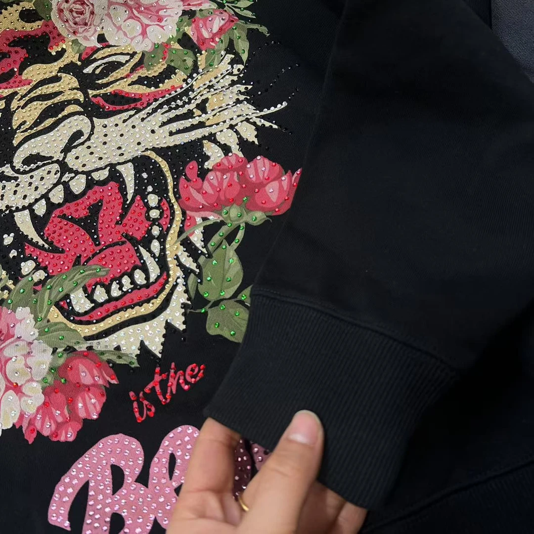 EH潮牌秋季女款虎头烫钻印花休闲套头长袖卫衣 YW402