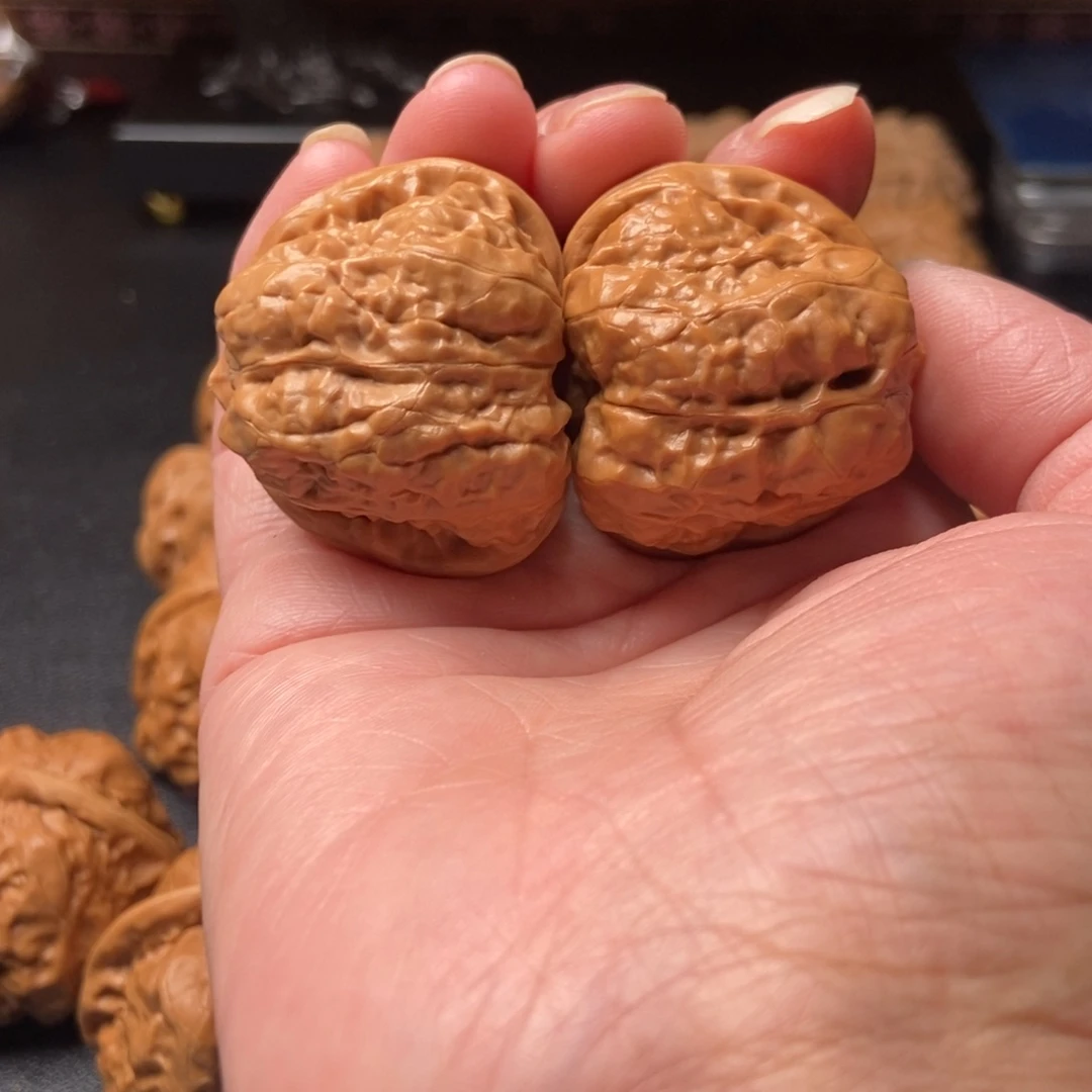 一***虫文玩核桃把件蛤蟆头