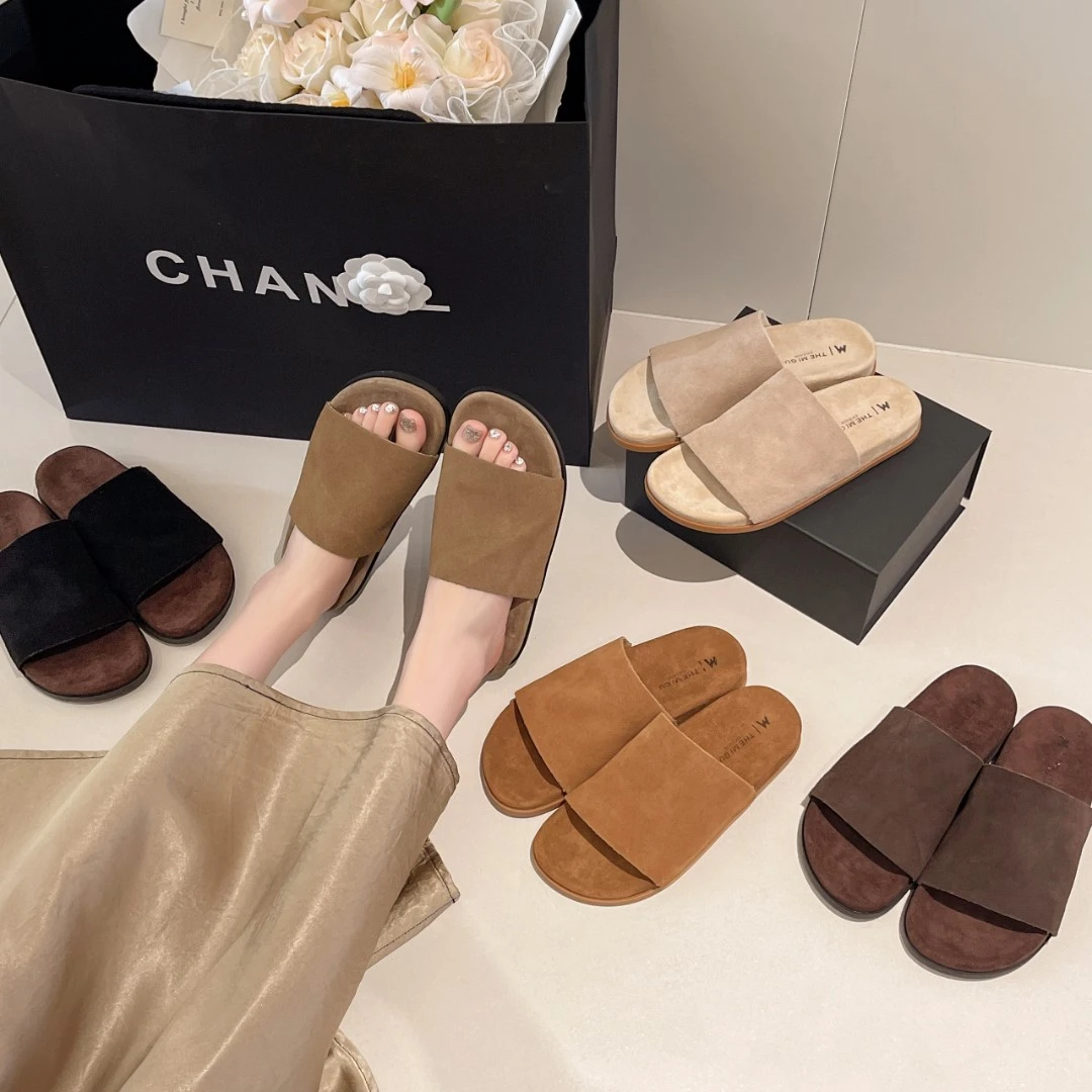 时尚平底勃肯一字拖外穿2025新款夏季复古小众度假风软底网红凉拖