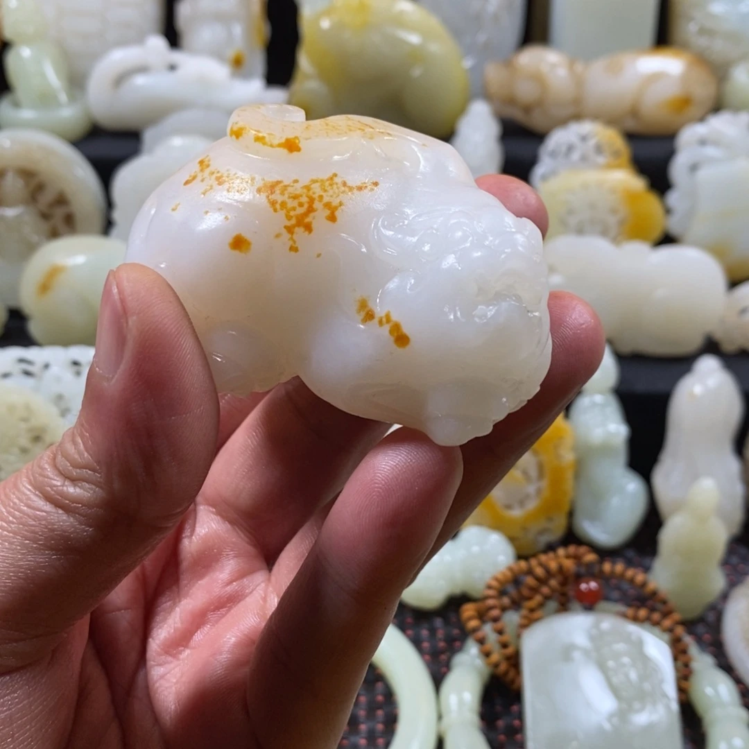 和田玉颈饰未镶嵌人****戏