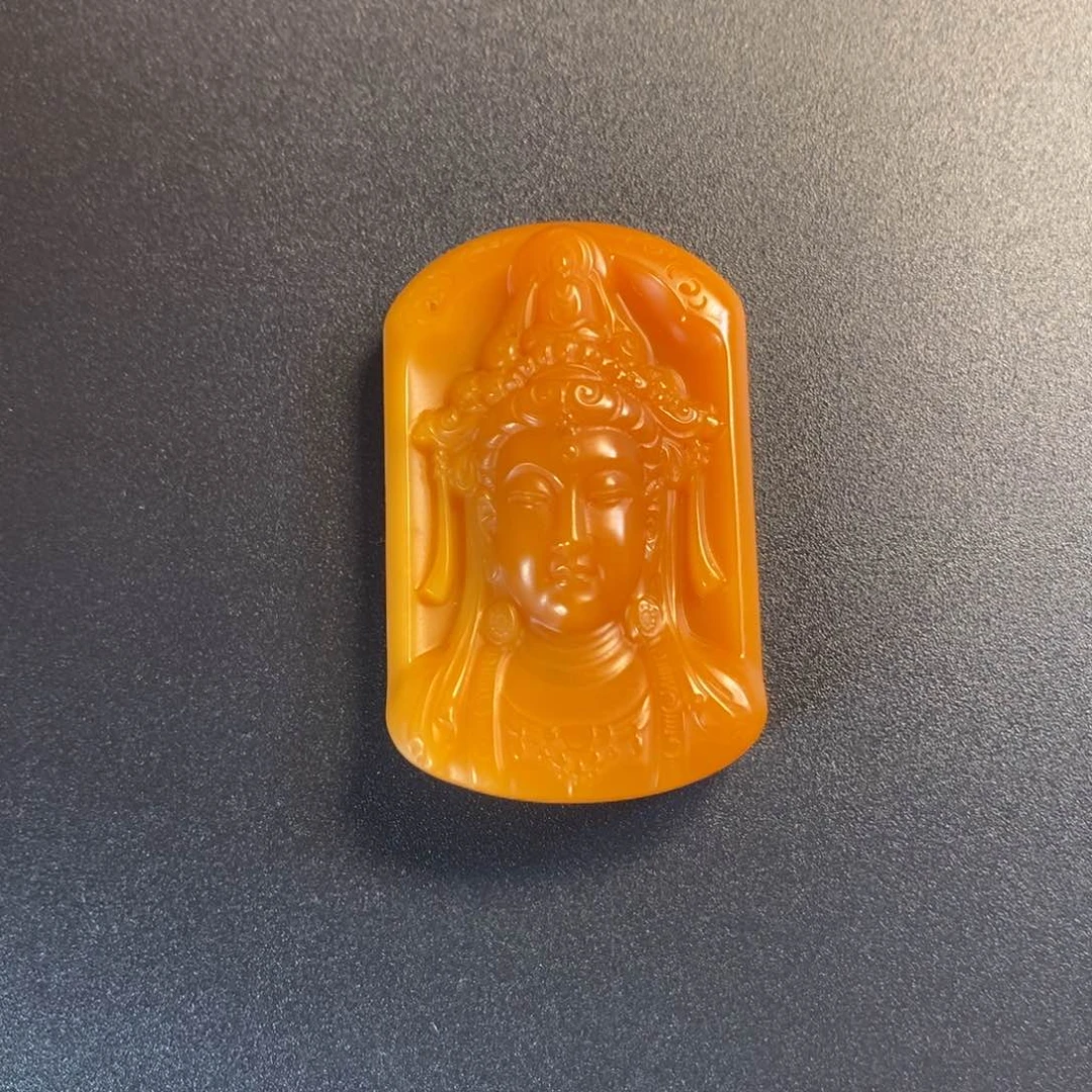 石英质玉颈饰未镶嵌?**→