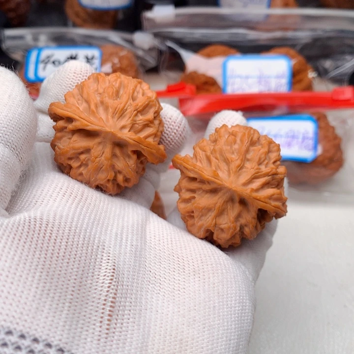 文玩核桃吊坠40苹果园