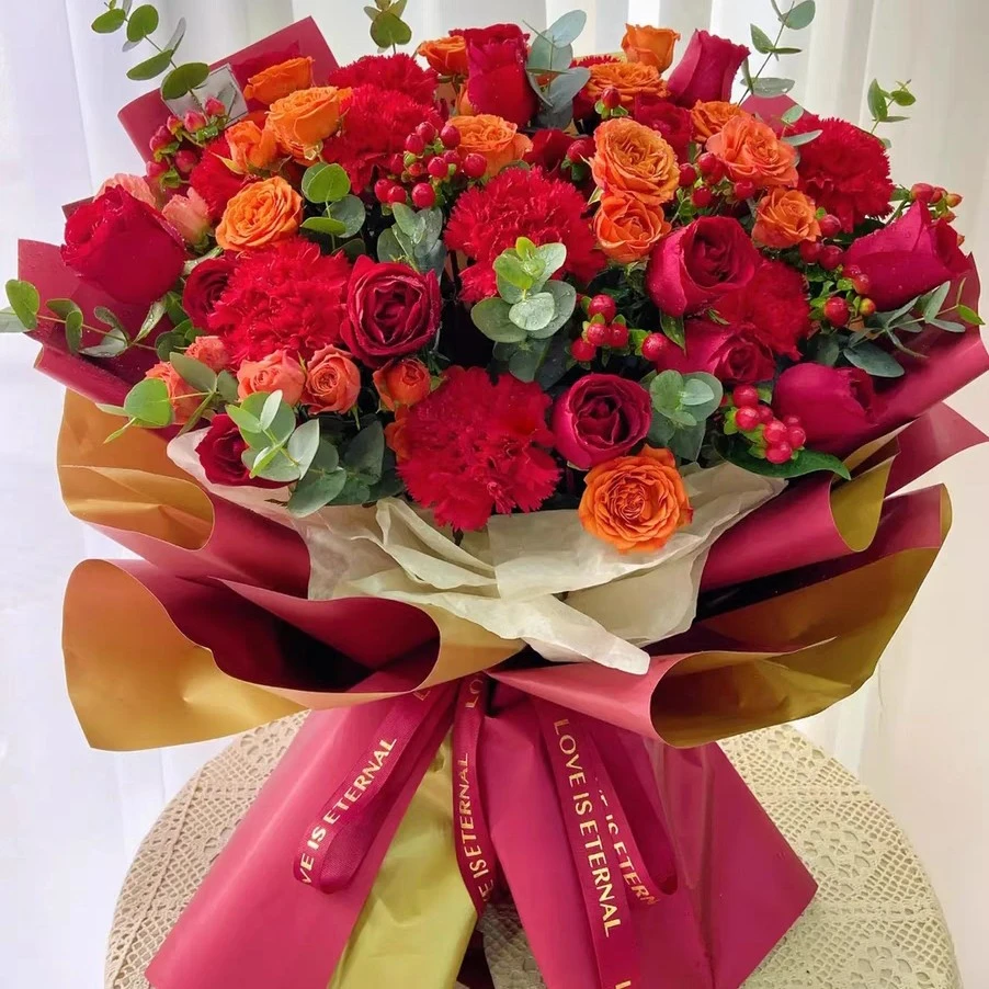 【礼物】10朵红色康乃馨十9朵红玫瑰十橙色泡泡花束