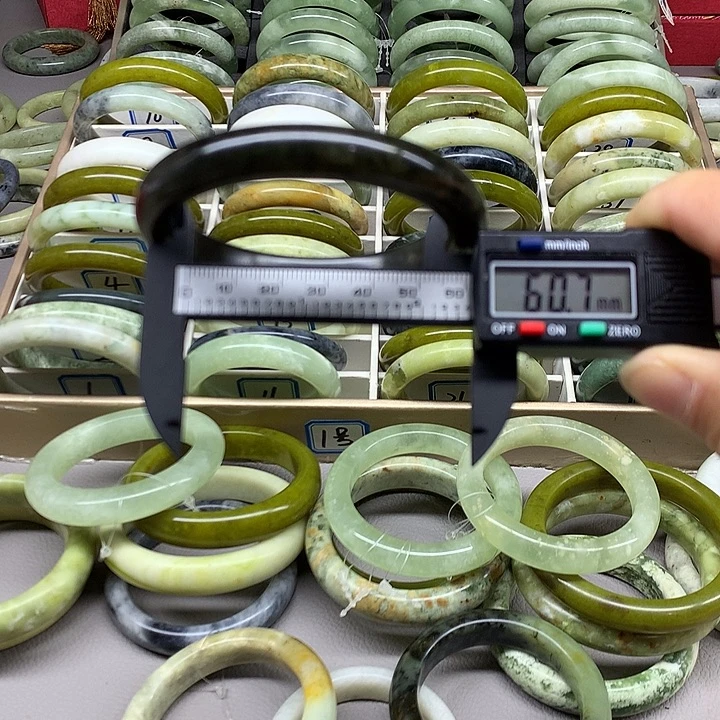 蛇纹石玉合金手镯8