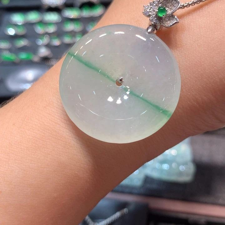 【闪购商品】颈饰18K金镶嵌翡翠翡翠
