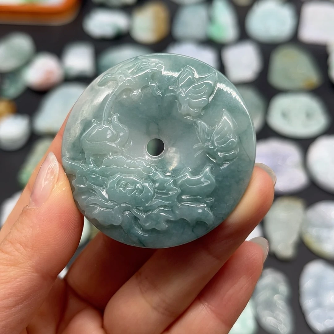 【闪购商品】翡翠颈饰未镶嵌蝶恋花