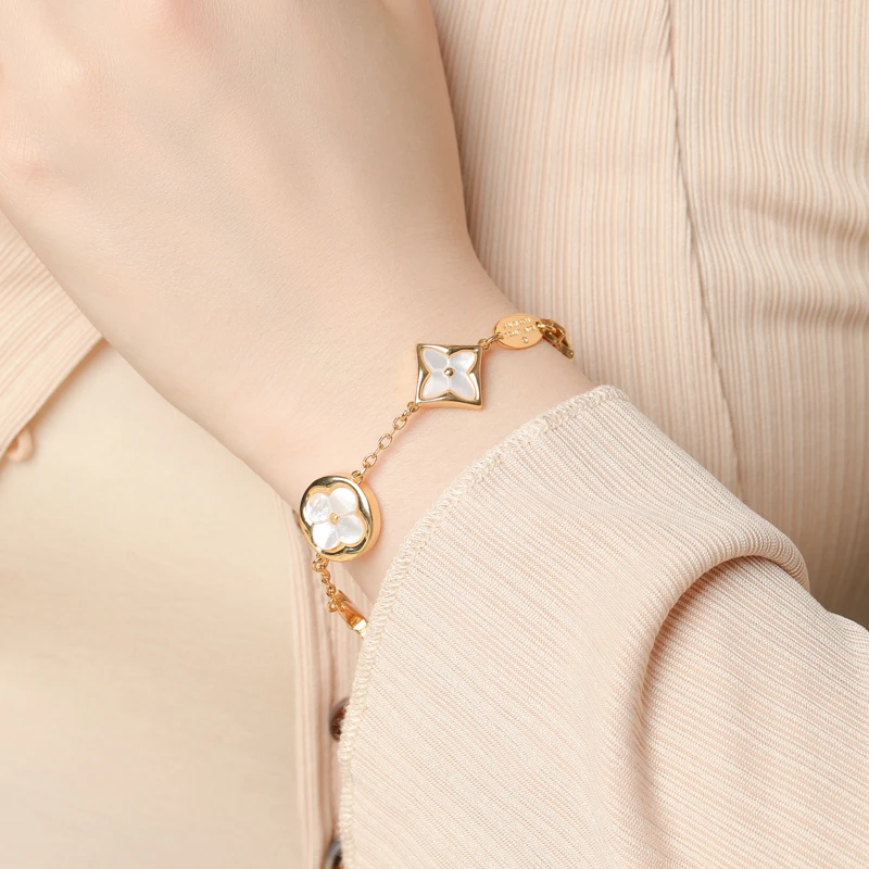 铜合金手链 6706 四叶草手链女个性时尚气质轻奢耳饰复古高级