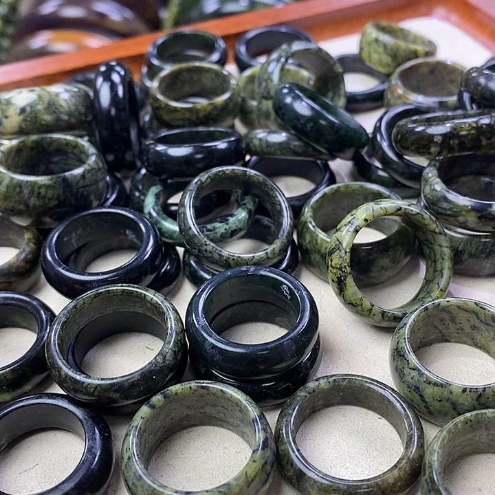 蛇纹石玉未镶嵌指环