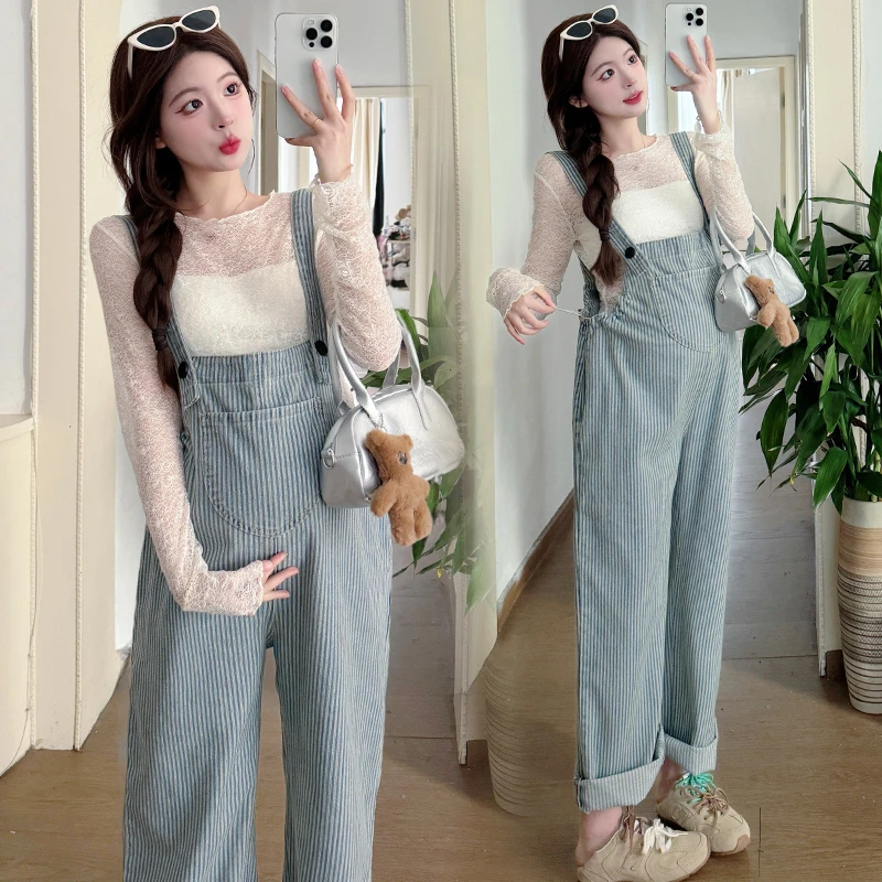 2025原创春季新款复古条纹孕妇宽松显瘦牛仔背带裤韩版蕾丝上衣