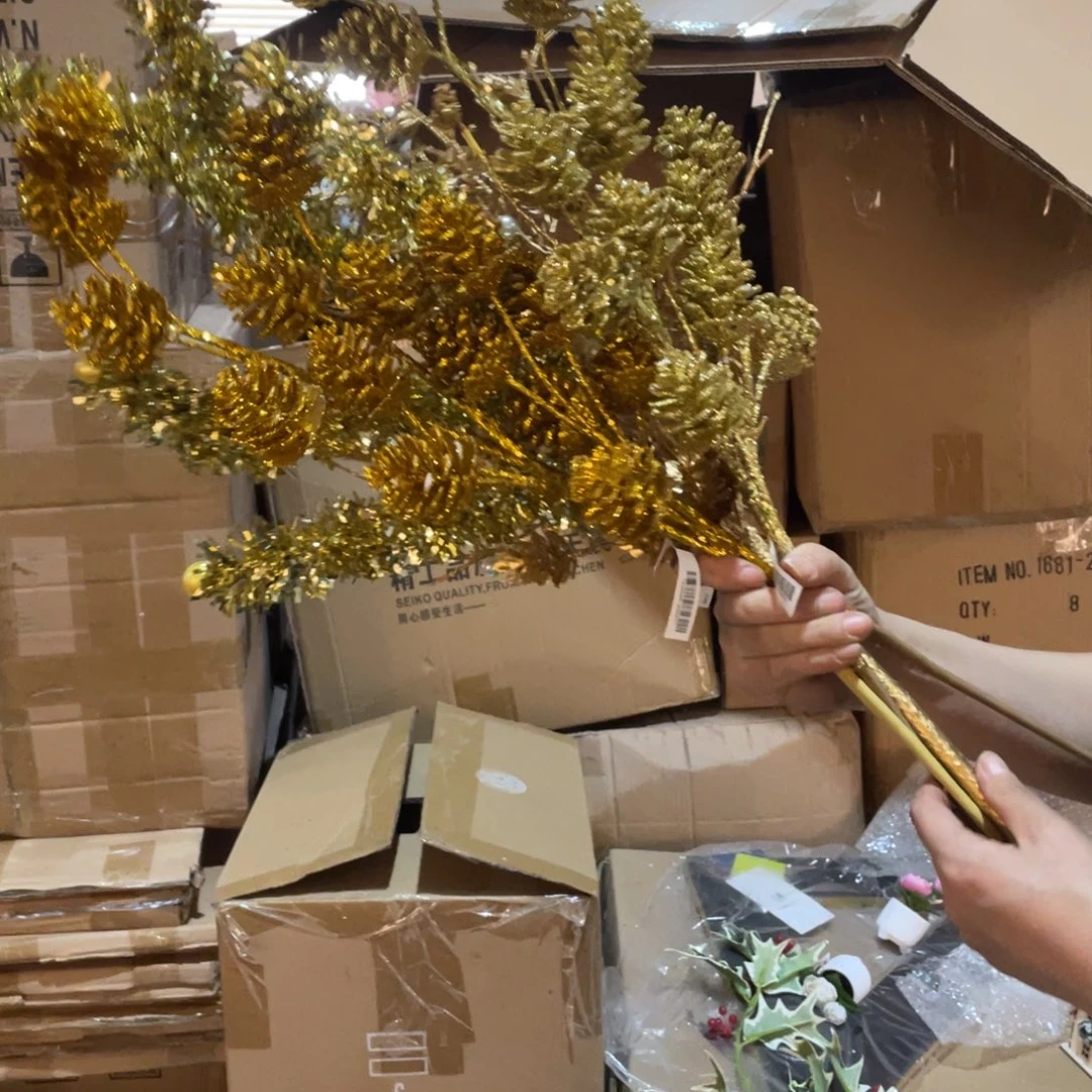 在****施陶瓷花瓶，部分微瑕