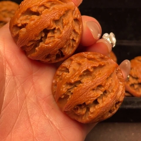 文玩核桃吊坠秦岭野生核桃