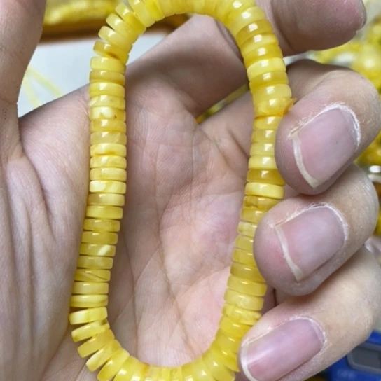 蜜蜡未镶嵌裸石串