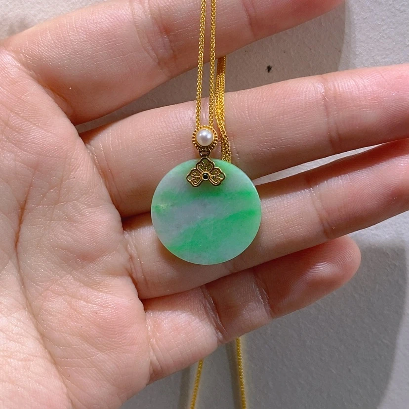 【闪购商品】颈饰18K金镶嵌翡翠