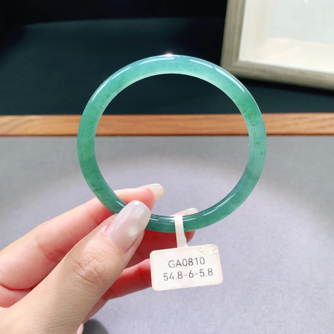 翡翠手镯未镶嵌天然
