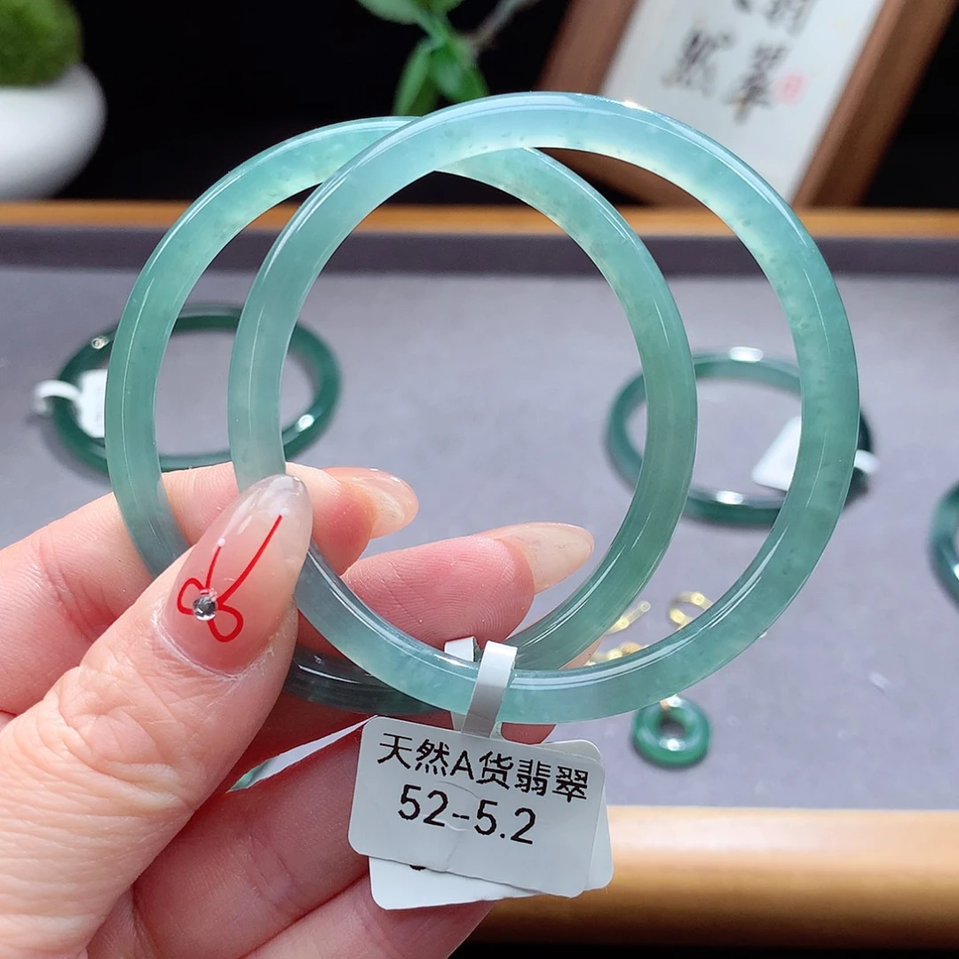翡翠手镯（圆镯）未镶嵌