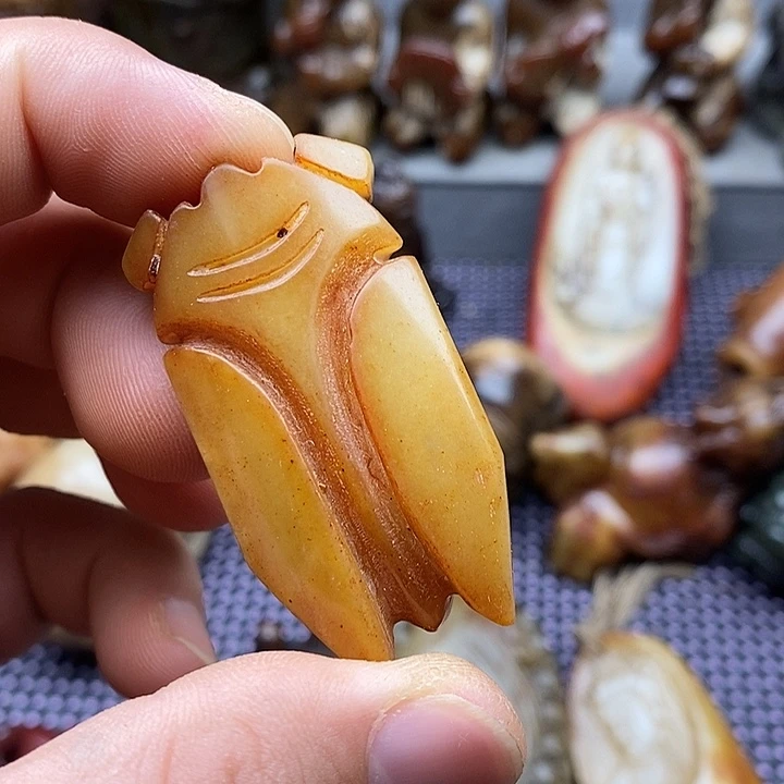 未镶嵌蛇纹石玉颈饰