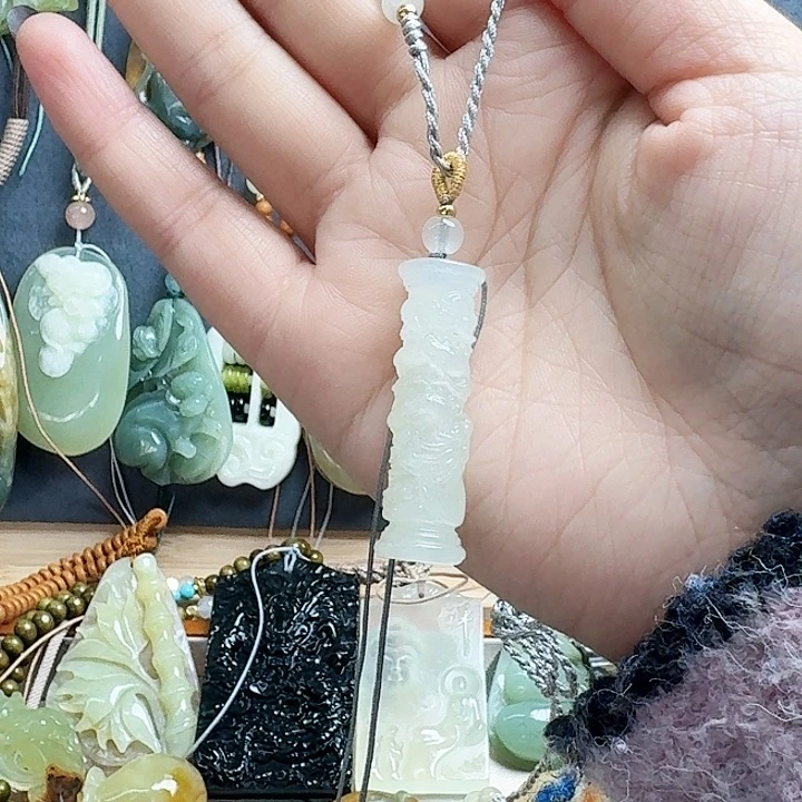 未镶嵌蛇纹石玉颈饰