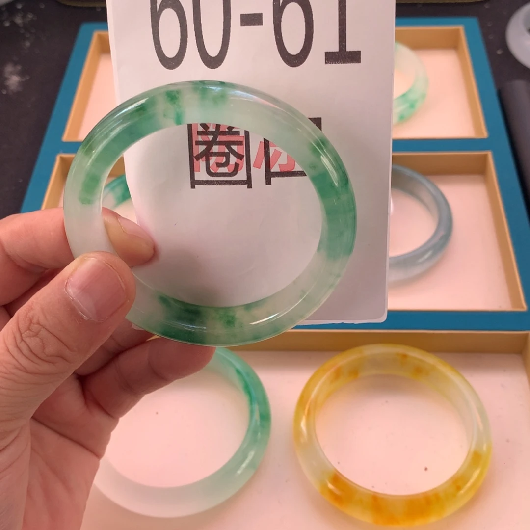 1石英岩玉手镯手镯