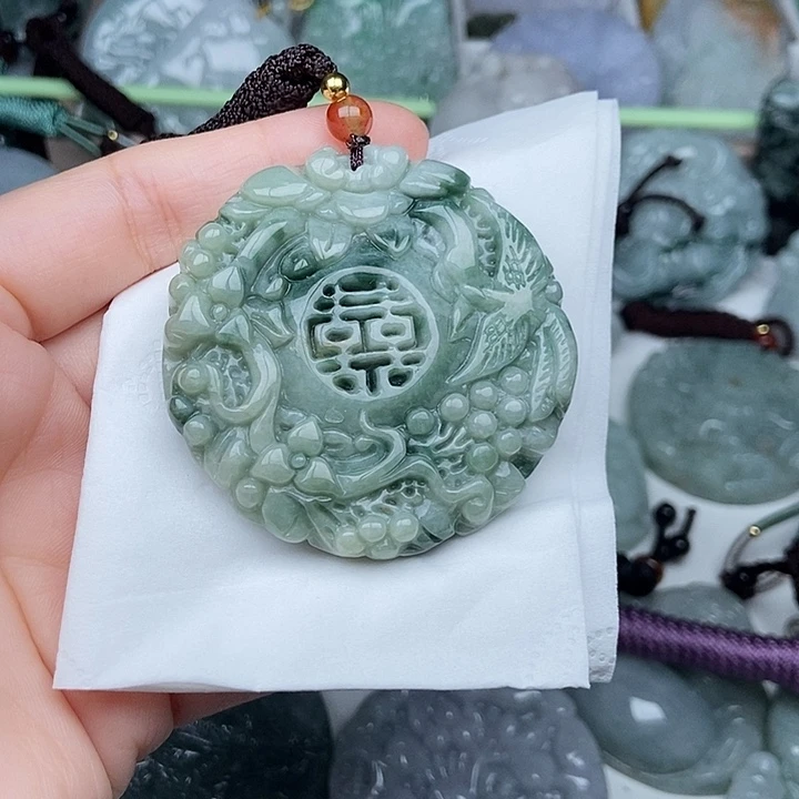 翡翠未镶嵌颈饰翡翠双面