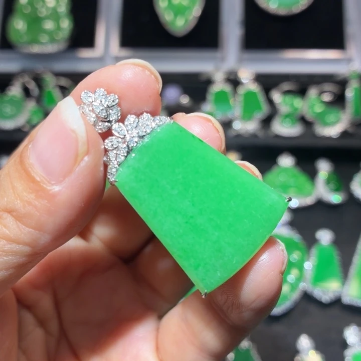 翡翠18K金镶嵌吊坠(不含链)翡翠