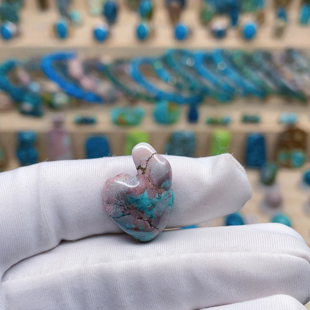 绿松石未镶嵌珠宝奇石