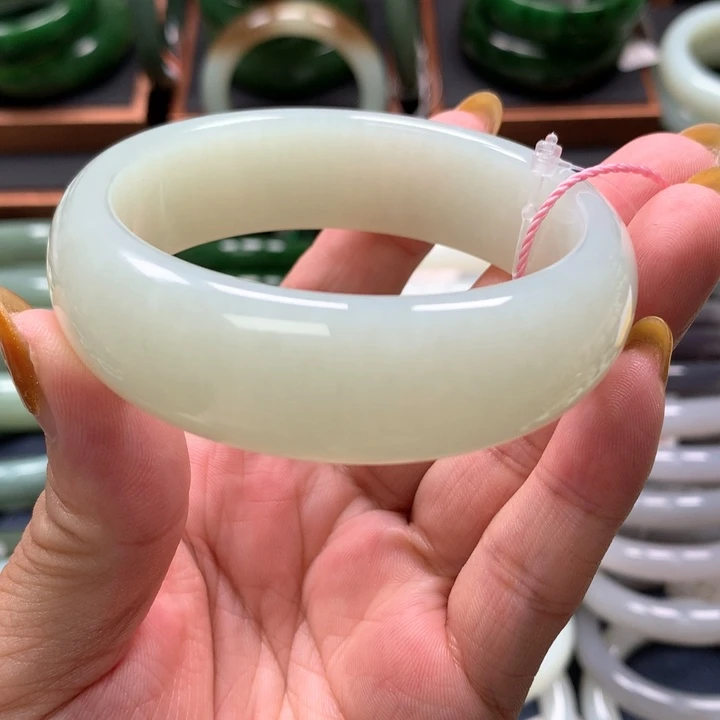 【闪购商品】未镶嵌手镯和田玉