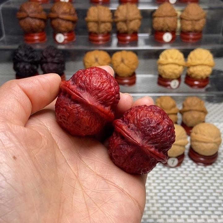 文玩核桃把件40团凤绣球