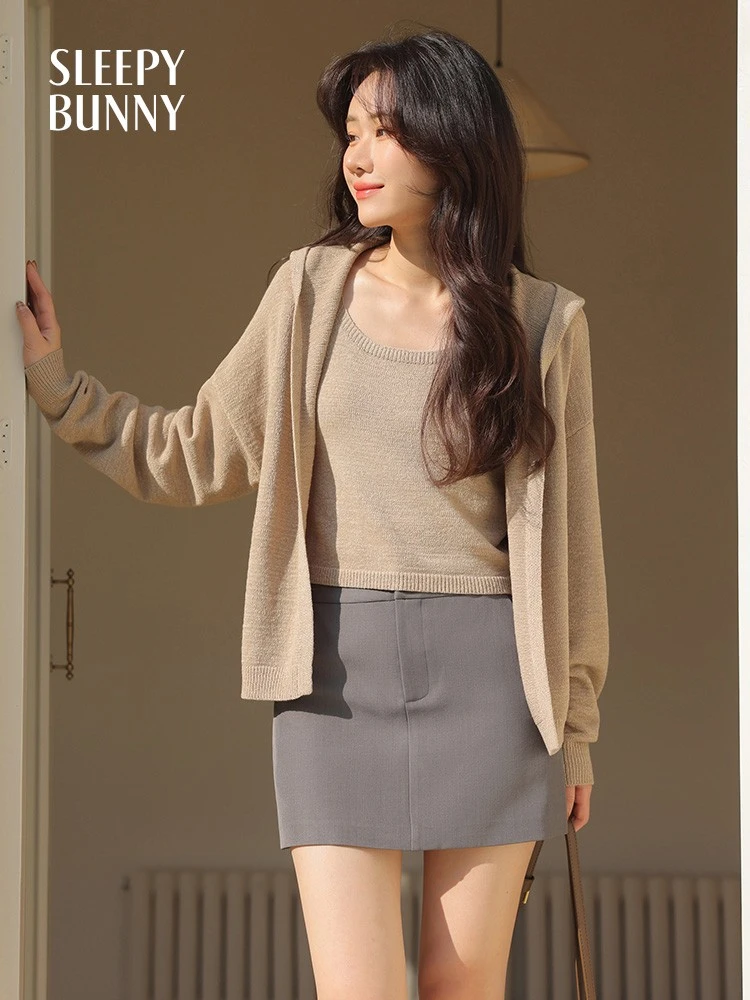 瞌睡兔 短款大U领吊带背心纱线开衫外套女春宽松休闲上衣 248235