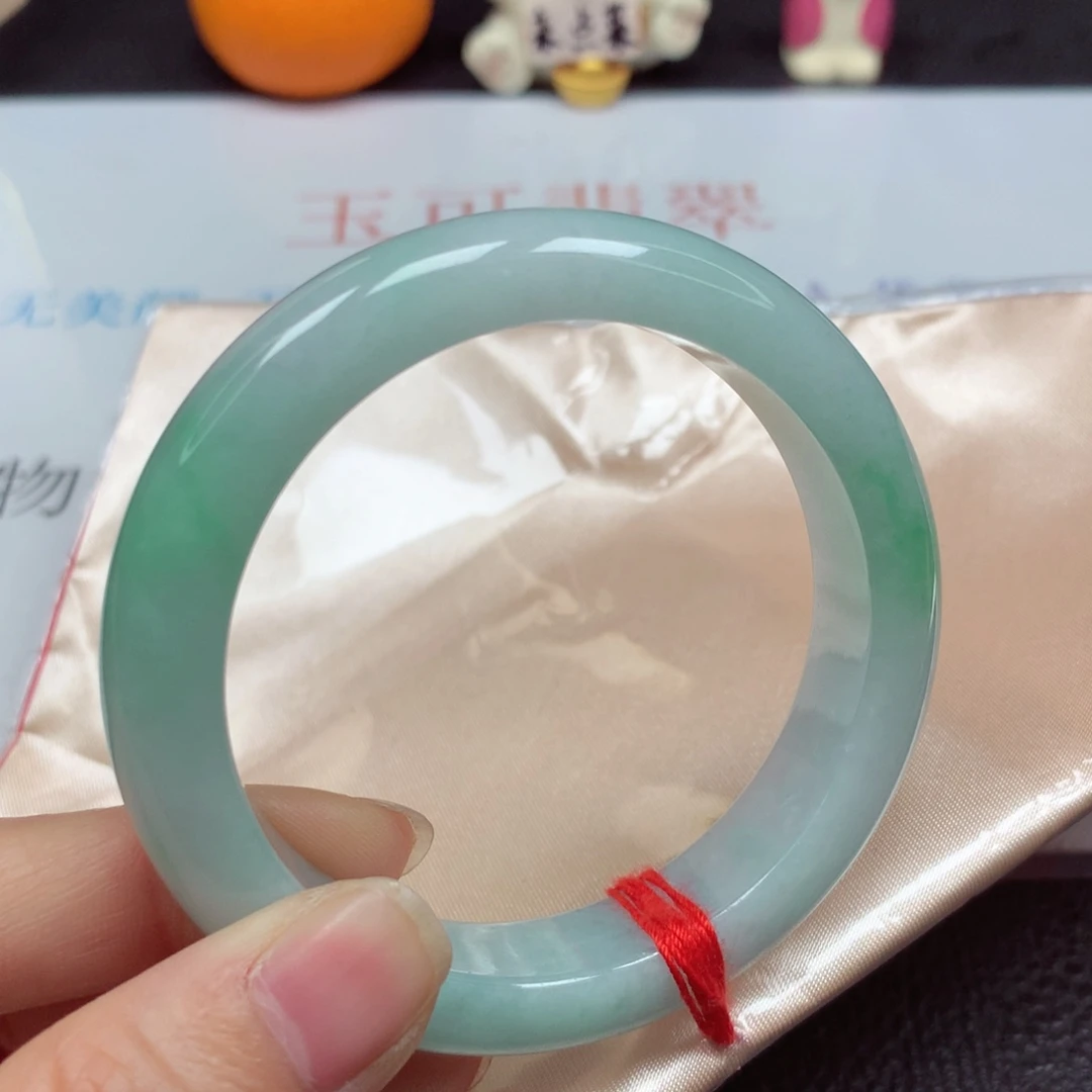 翡翠未镶嵌手镯冰胶绿底飘甜阳绿5455