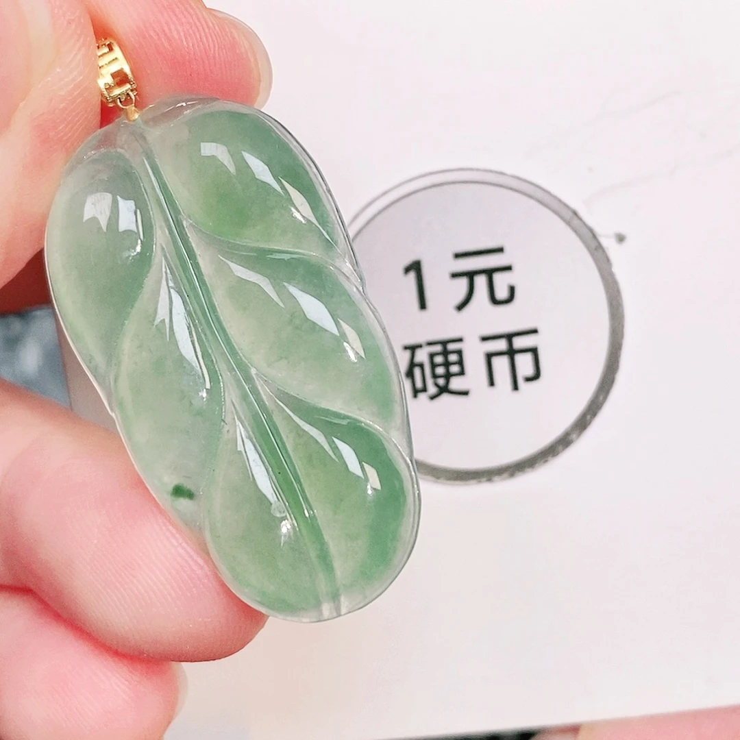 颈饰18K金镶嵌翡翠