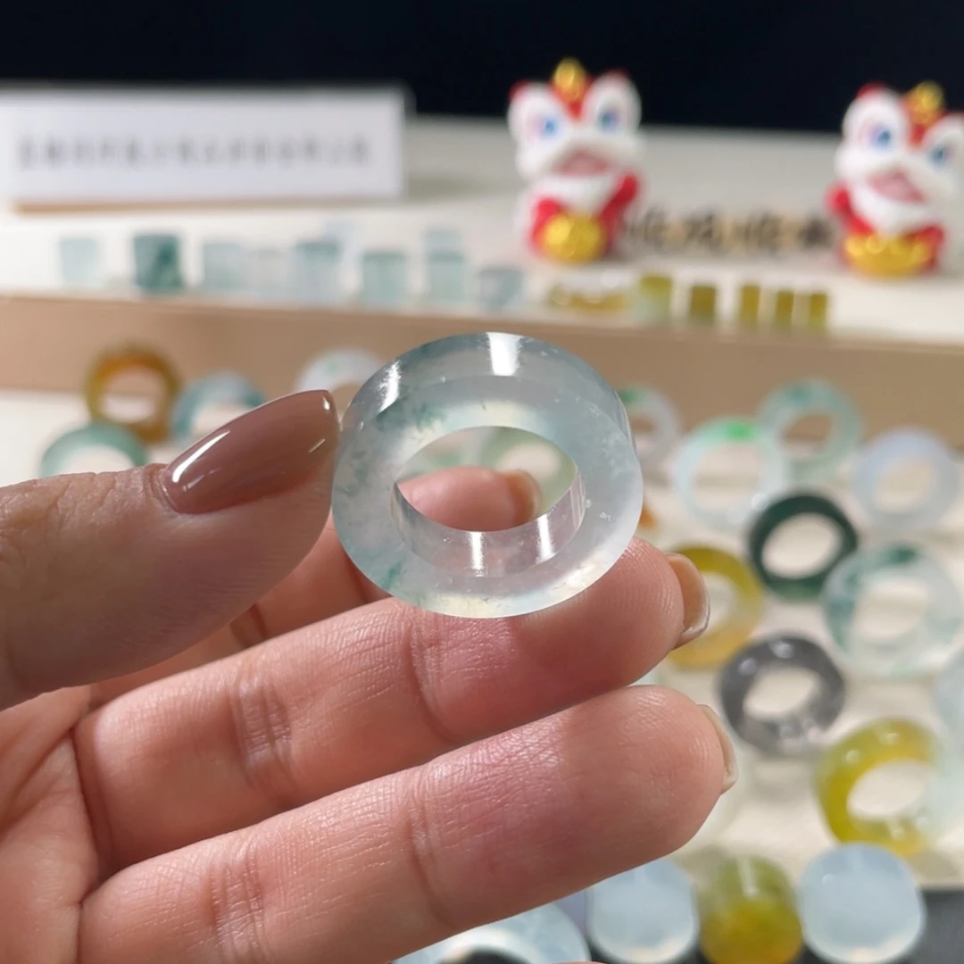 定制翡翠未镶嵌冰玻杠光飘花