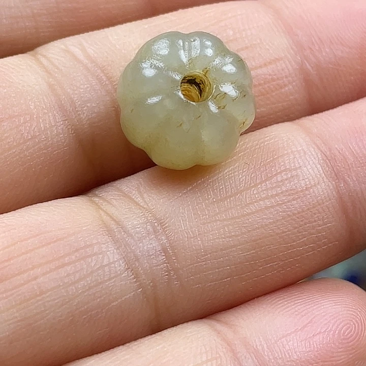 顺***子和田玉（糖玉）未镶嵌颈饰