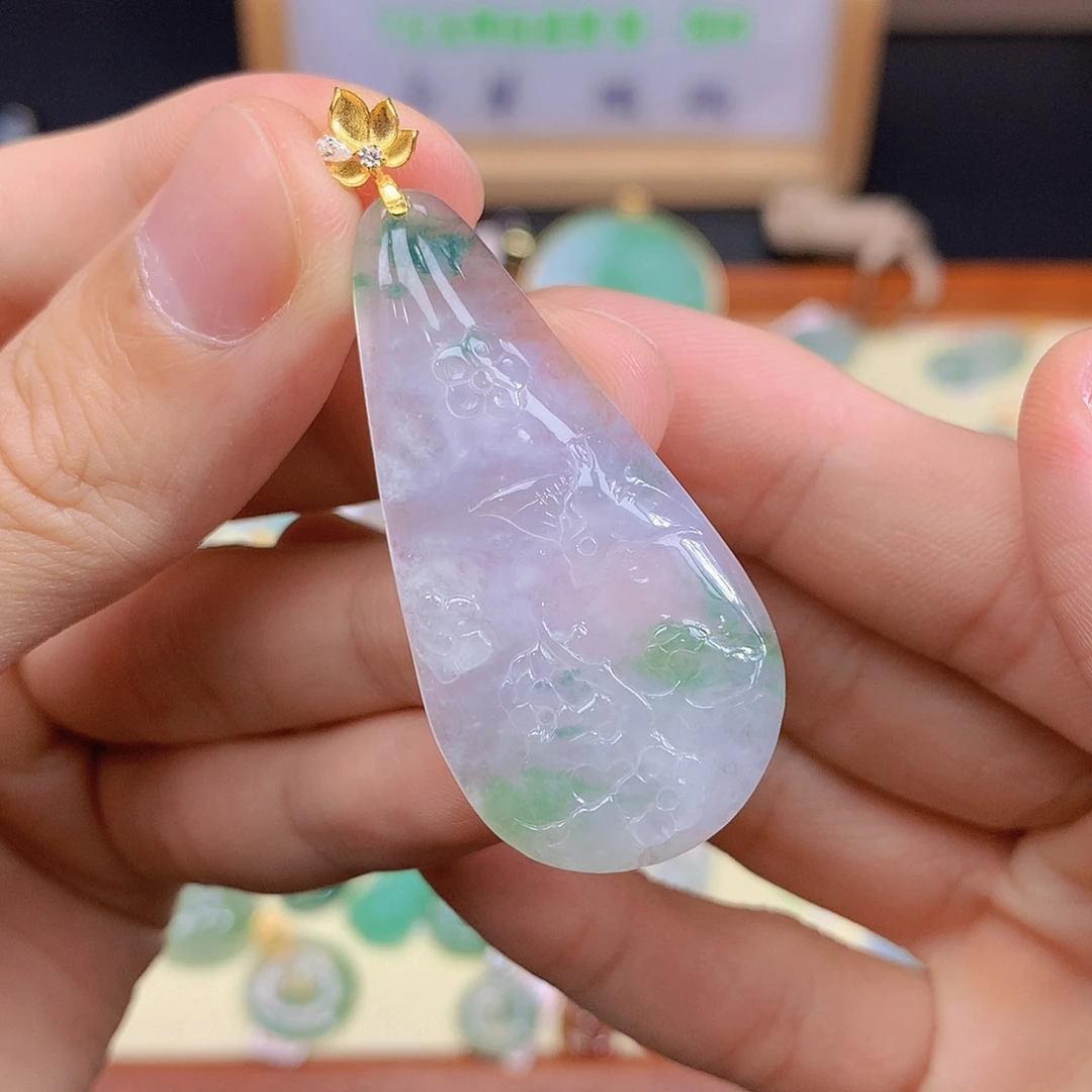 颈饰18K金镶嵌翡翠翡翠