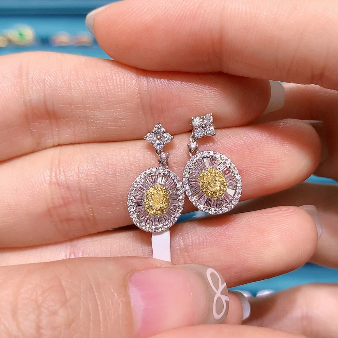 【闪购商品】钻石耳饰18K金镶嵌耳钉